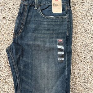 Levi's Men's Relaxed Straight Jeans Size 36x30. Brand New
